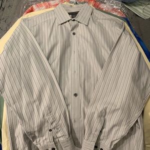 Lot’s of men’s Banana Republic dress shirts Size L